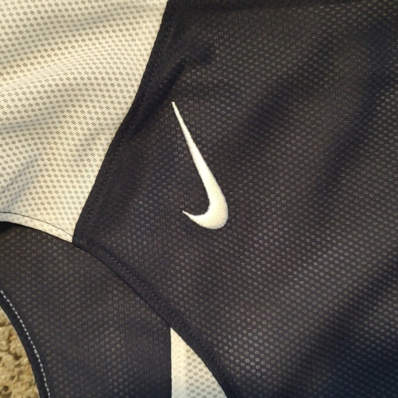 NWT Nike Reversible Boys Mesh Tank - Picture 4 of 6